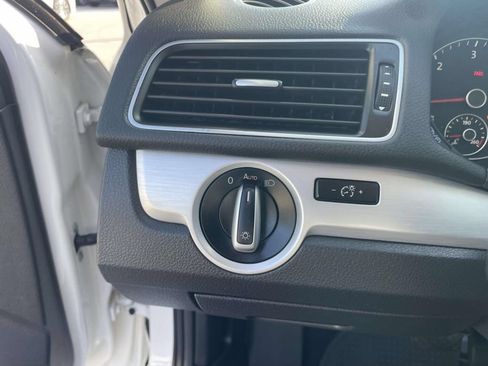 Used 2013 Volkswagen Passat TDI SE FWD image 22
