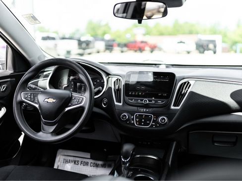 Used 2023 Chevrolet Malibu LT FWD image 7
