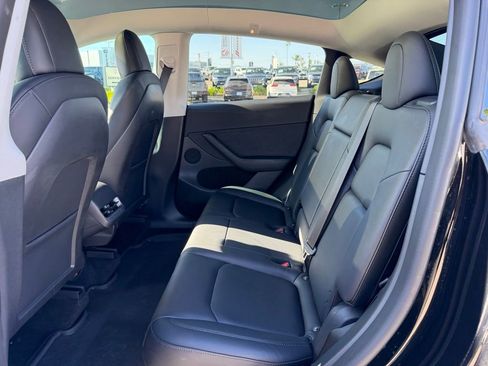 Used 2022 Tesla Model Y Performance image 4