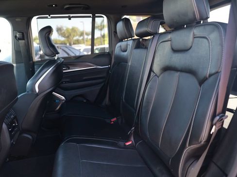 Used 2023 Jeep Grand Cherokee Overland w/ Advanced Protech Group III AWD/4WD image 32