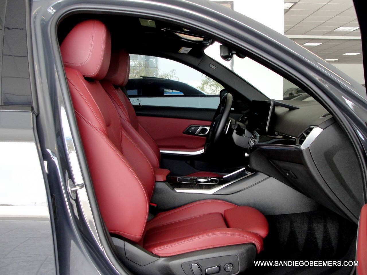 Used 2024 BMW 330i Sedan w/ M Sport Package RWD image 20