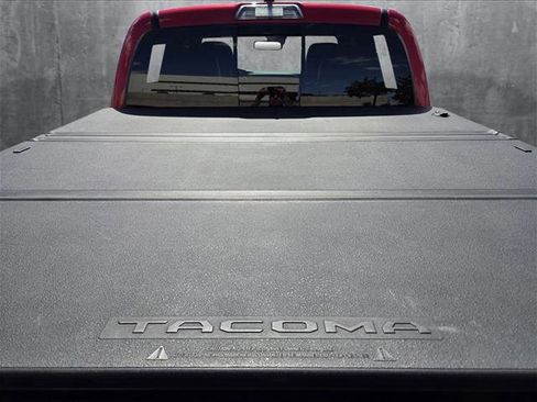 Certified 2022 Toyota Tacoma TRD Off-Road w/ TRD Premium Off Road Package AWD/4WD image 6