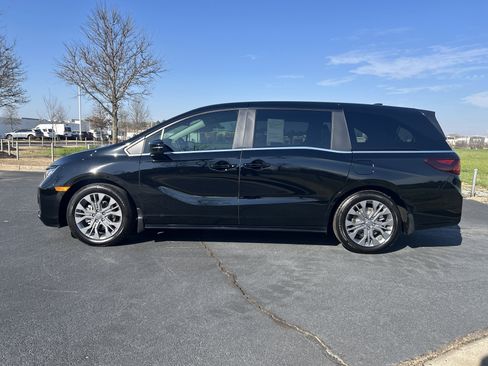 Certified 2026 Honda Odyssey Touring image 6