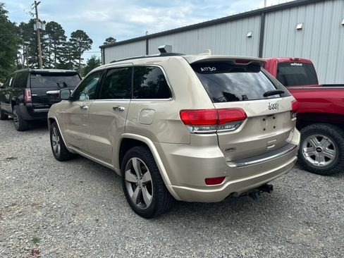 Used 2015 Jeep Grand Cherokee Overland w/ Advanced Technology Group RWD image 4