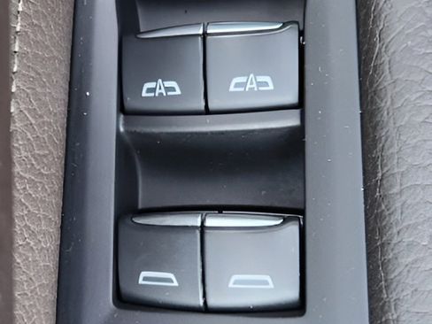 Used 2021 GMC Yukon XL Denali w/ Denali Premium Package image 22