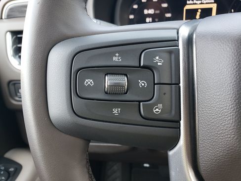 Used 2023 GMC Yukon SLT w/ SLT Premium Package RWD image 17