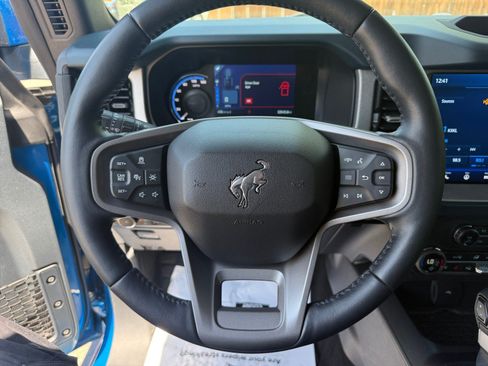 Used 2024 Ford Bronco Outer Banks AWD/4WD image 9