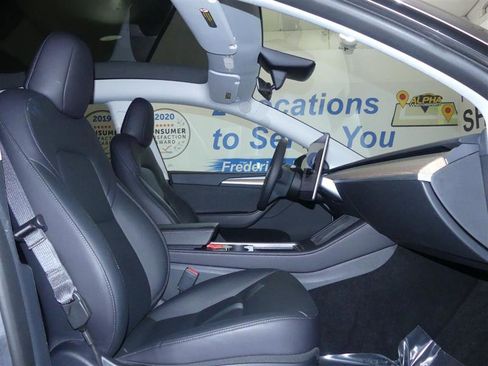 Used 2024 Tesla Model Y Performance image 8