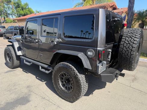 Used 2017 Jeep Wrangler Unlimited Sahara AWD/4WD image 10