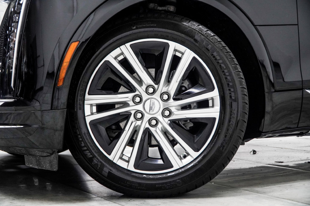 Used 2024 Cadillac Lyriq Tech RWD image 7