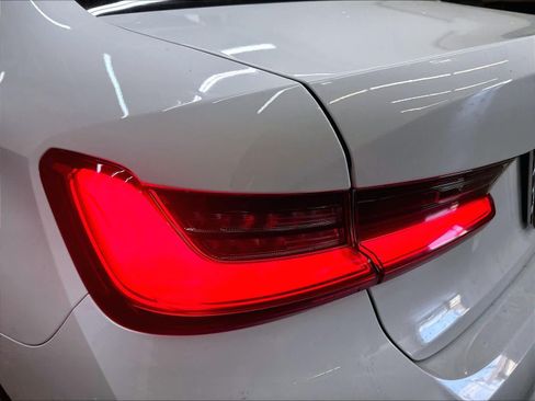 Used 2020 BMW 330i Sedan w/ Convenience Package RWD image 31
