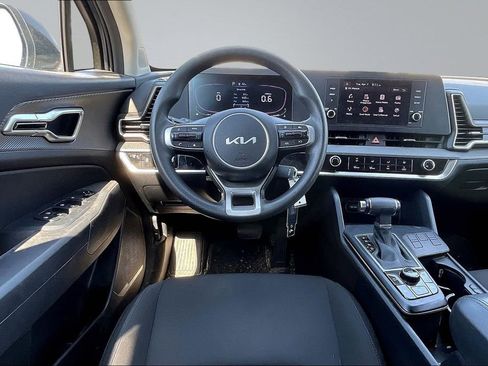 Used 2024 Kia Sportage LX FWD image 5