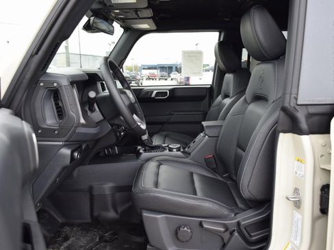 New 2025 Ford Bronco Badlands image 18