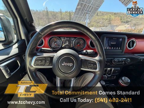 Used 2018 Jeep Wrangler Unlimited Rubicon w/ Steel Bumper Group image 18