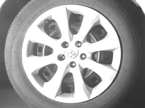 Used 2025 Toyota Corolla LE image 13