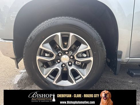 Used 2023 Chevrolet Silverado 1500 LT AWD/4WD image 17