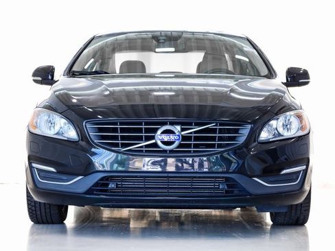 Used 2016 Volvo S60 T5 Premier w/ Convenience Package image 2
