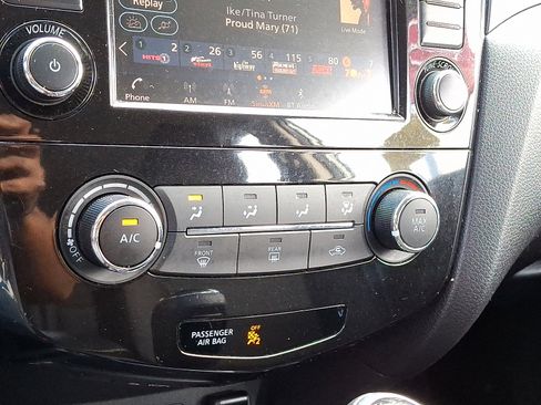 Used 2022 Nissan Rogue Sport S image 15