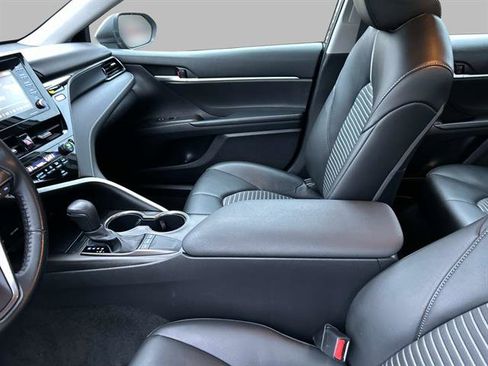 Used 2023 Toyota Camry SE image 21