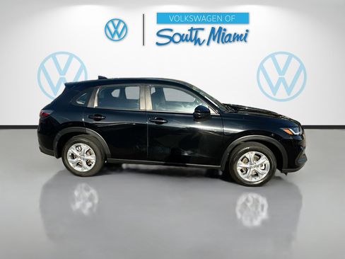 Used 2023 Honda HR-V LX image 8