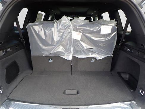 New 2025 Jeep Grand Cherokee L Overland w/ Luxury Tech Group IV AWD/4WD image 8