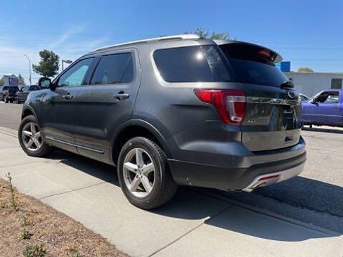 Used 2017 Ford Explorer XLT AWD/4WD image 7