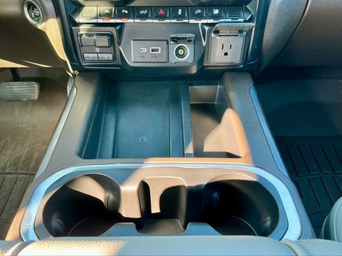 Used 2022 GMC Sierra 1500 SLT w/ SLT Premium Plus Package image 37