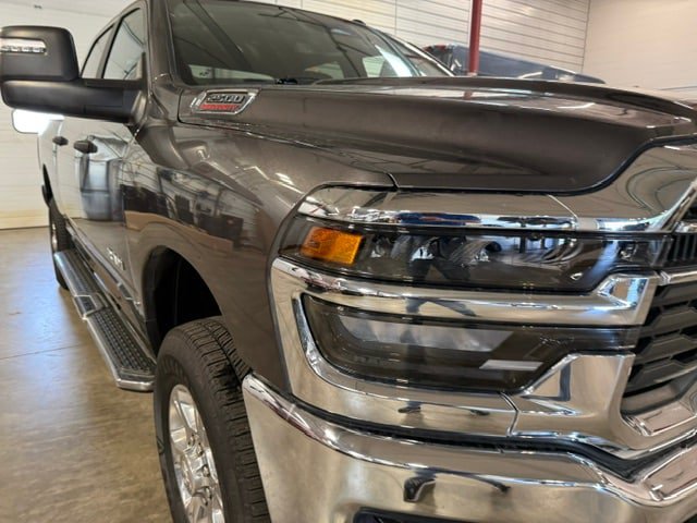 Used 2025 RAM 2500 Big Horn AWD/4WD image 3