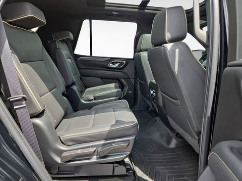 Used 2023 GMC Yukon SLT w/ SLT Premium Package AWD/4WD image 13