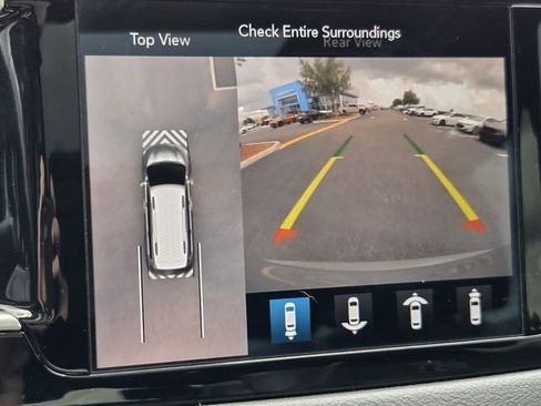 Used 2020 Chrysler Pacifica Touring-L Plus w/ Advanced Safetytec Group FWD image 24