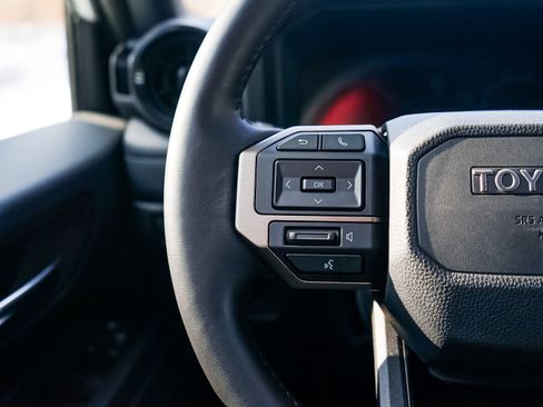 Used 2025 Toyota Land Cruiser image 32