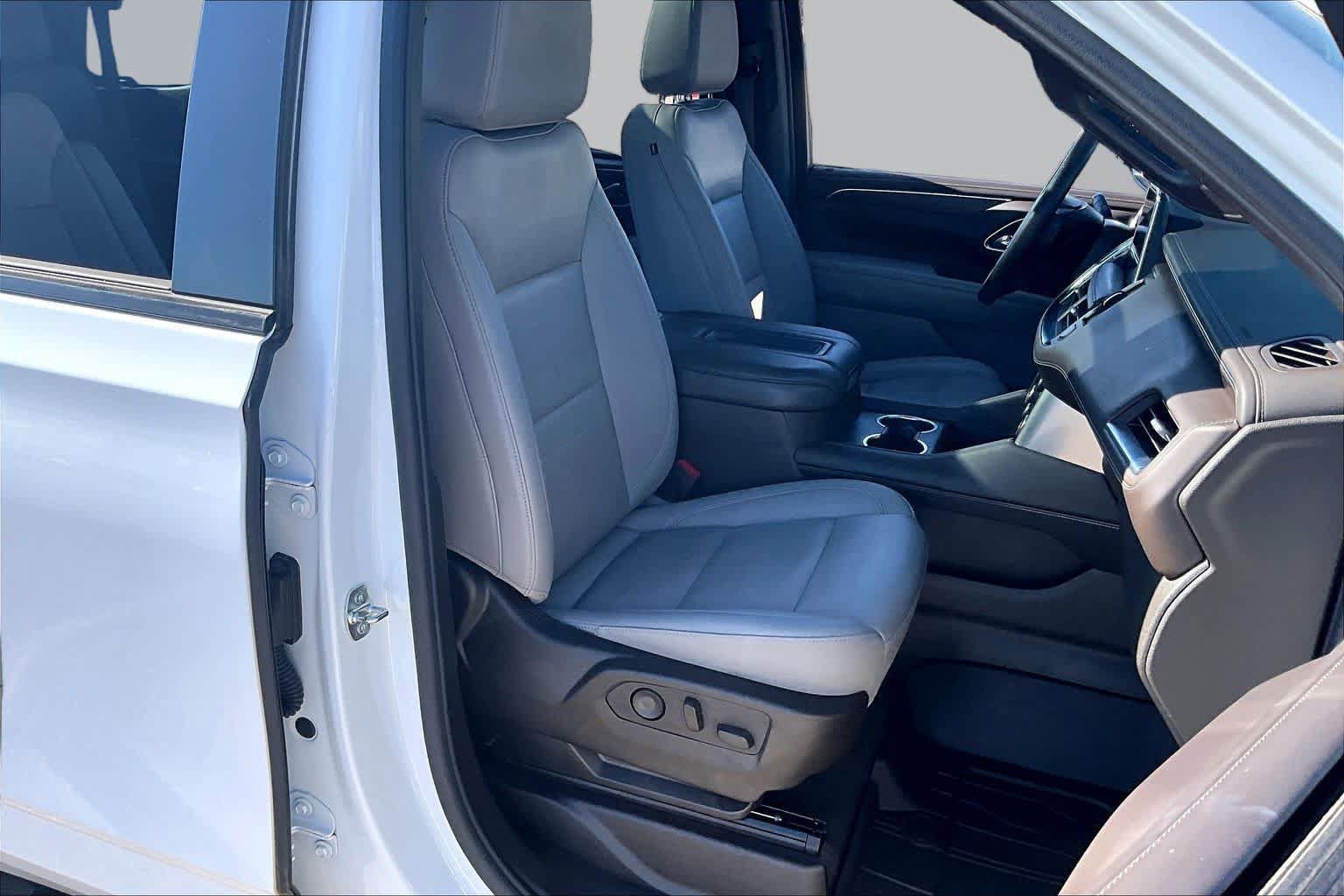Used 2024 Chevrolet Tahoe Z71 w/ Z71 Off-Road Package AWD/4WD image 9