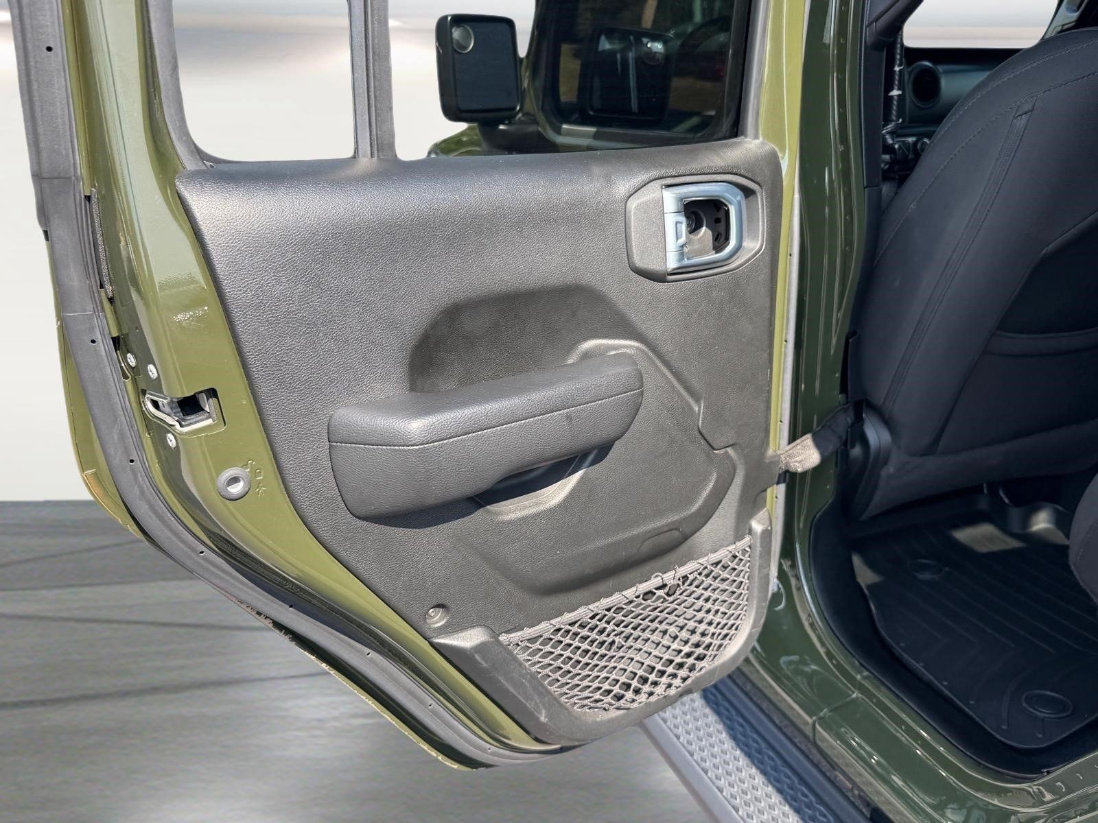 Used 2022 Jeep Gladiator Sport AWD/4WD image 18
