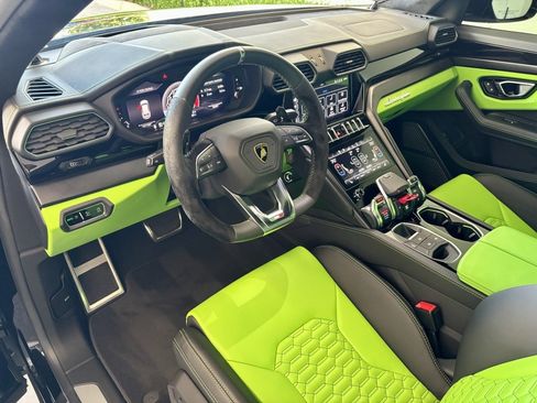 Used 2021 Lamborghini Urus image 18