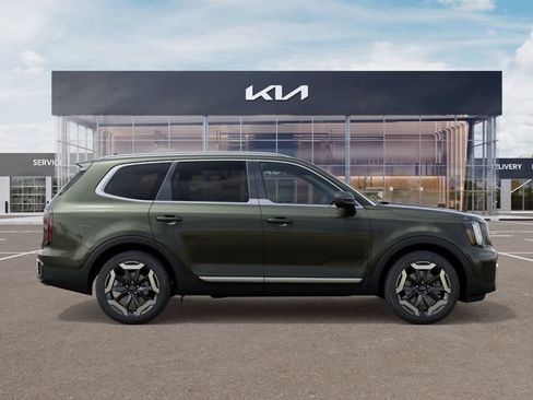 Used 2025 Kia Telluride EX w/ EX Captain's Chair Package AWD/4WD image 7