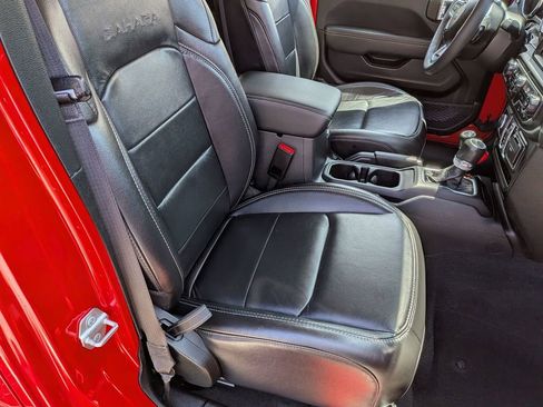 Used 2023 Jeep Wrangler Unlimited Sahara w/ Cold Weather Group AWD/4WD image 26