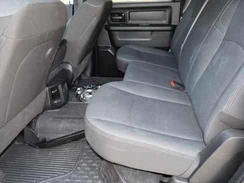 Used 2024 RAM 2500 Tradesman w/ Chrome Appearance Group AWD/4WD image 5