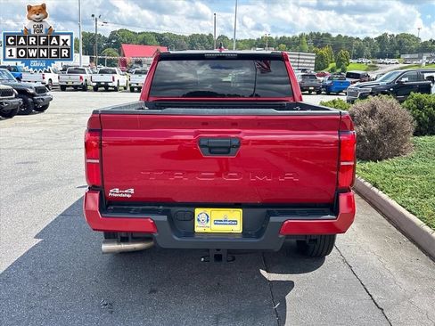 Used 2025 Toyota Tacoma SR5 AWD/4WD image 25