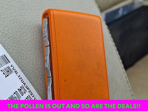 Used 2023 Volvo XC40 B5 Ultimate w/ Climate Package image 15