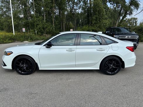 Used 2024 Honda Civic Sport image 2