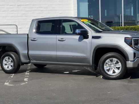 Used 2024 GMC Sierra 1500 SLE image 3