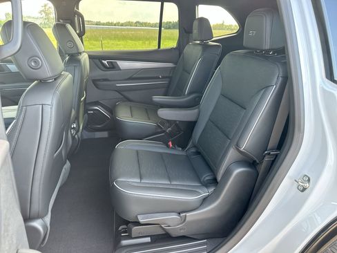 New 2026 Buick Enclave Sport Touring w/ LPO, Illumination Package image 22