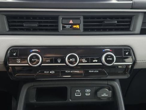 Used 2025 Honda Pilot EX-L image 17