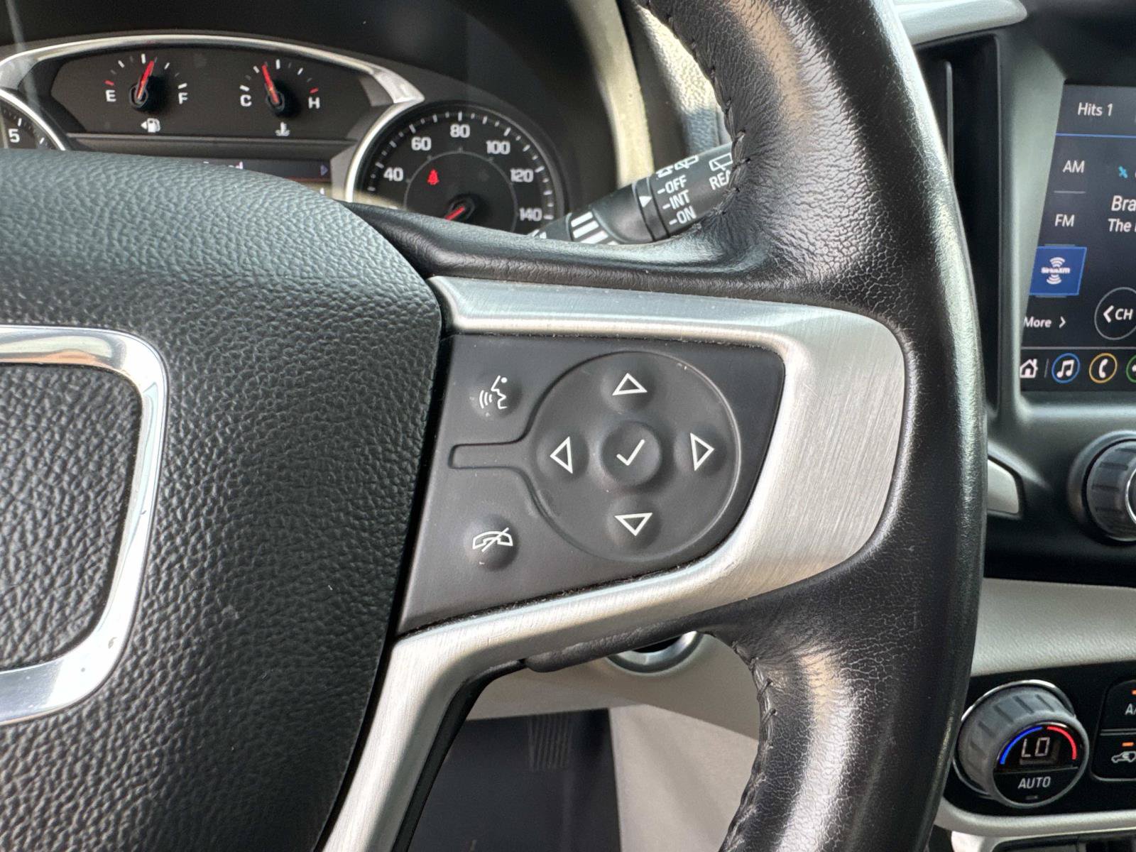 Used 2022 GMC Terrain SLT AWD/4WD image 32