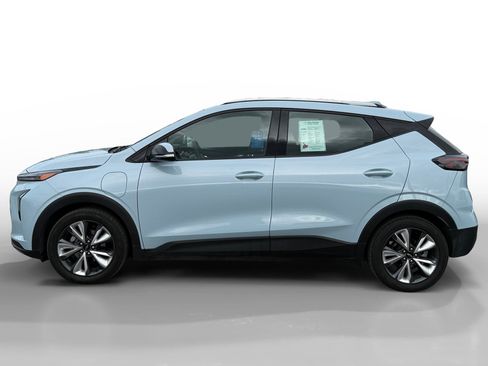 Used 2023 Chevrolet Bolt EUV LT w/ Convenience Package image 2
