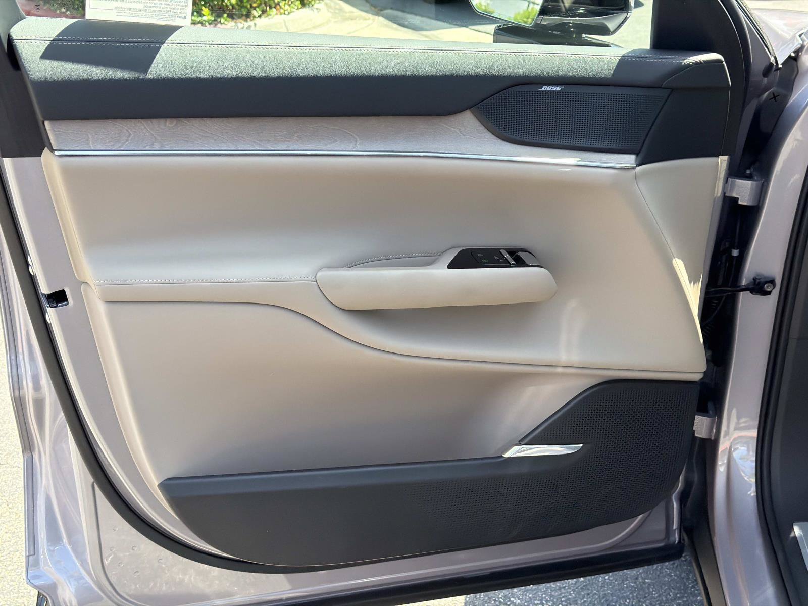 Used 2026 Volvo EX90 Plus RWD image 15