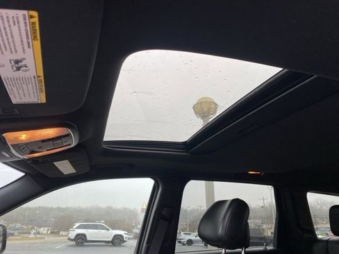 Used 2015 Jeep Grand Cherokee Limited image 11