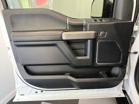 Used 2018 Ford F150 Platinum w/ Equipment Group 701A Luxury image 7