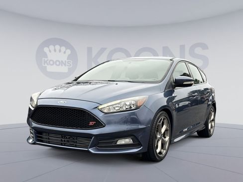 Used 2018 Ford Focus ST image 1