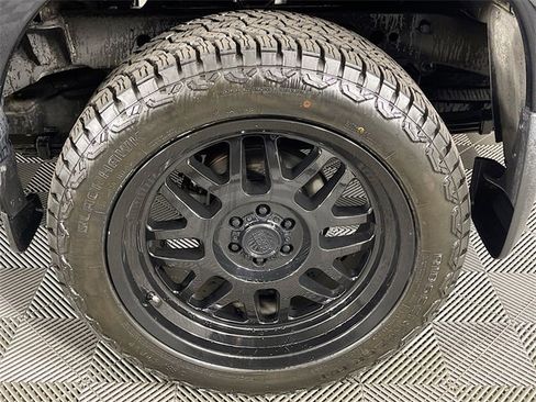 Used 2023 Nissan Frontier SV w/ SV Convenience Package image 32